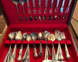 SilverPlated Flatware Set with Serving Pieces 7 hero