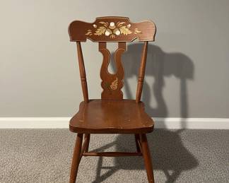 Antique Chair with Acorn and Leaf Motif Set of 6 10 hero