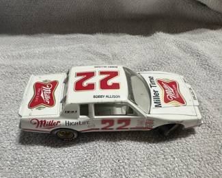 1984 Bobby Allison Miller High Life Buick Regal 124 Scale Diecast Car 8 hero