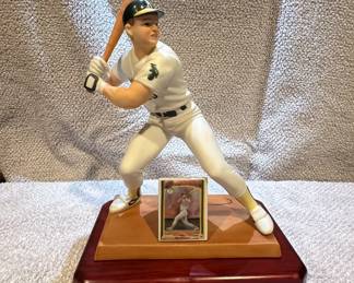 Mark McGwire The Big Mac Porcelain Figurine with Baseball Card 14 hero