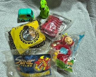 Assorted Fast Food Kids Meal Toys 18 hero