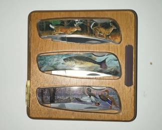 Wildlife Scene Folding Knife Set with Wooden Display Case 2 hero
