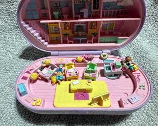 Polly Pocket The New Polly Pocket Compact Playset 20 hero