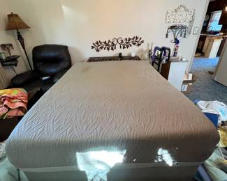 Available for presale. Queen Sleep Number Smart Bed w/ Full-Featured Adjustable Base (Massage & Light!). Text Sara at 407-448-3093 if interested.   See more photos/details here: https://www.facebook.com/marketplace/item/1522176322370088/