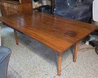 Stunning dining table, knotty pine, pristine condition - 41" W, 71.5" L, 29" H