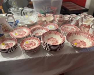 Perfect for the holidays - Meakin "Romantic England" 14 assorted dinner plates, bowls, creamer, sugar, small plates