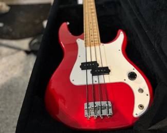 P.E Base Guitar w/Protech case