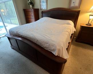 This item is available for sale & pickup NOW.  Text Sara at 407-448-3093 if you're interested.  