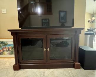 This item is available for sale & pickup NOW.  Text Sara at 407-448-3093 if you're interested.  