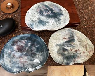 Unique display/plate