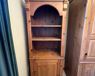 This item is available for sale & pickup NOW.  Text Sara at 407-448-3093 if you're interested.  