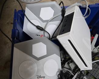Nintendo Wii console & Disney Infinity game pads