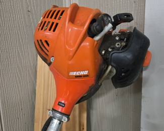 Echo SRM-225 straight shaft string trimmer