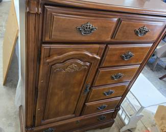 Stanley Dresser w/ shelf space
