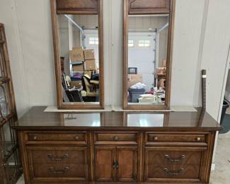 Vintage MCM Dixie Dresser w mirrors