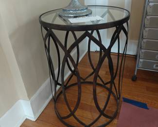 114 Paloma Table 16x22