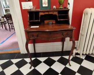 101 Antique Writing Desk 30x20x39