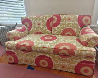 202 Upholstered Loveseat 67x37x39