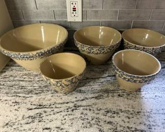 Great set of mixing bowls.