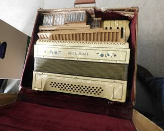 MILANI  Accordion