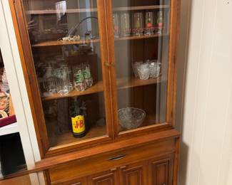 Broyhill Sculptra Collection Mid-Century Modern Walnut China Cabinet
