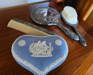 Wedgwood heart shaped trinket box, vanity items