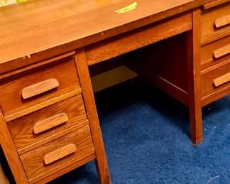 Oak Key Hole Desk