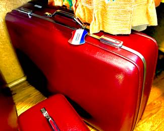 Mid  Century American Tourister 5 piece set