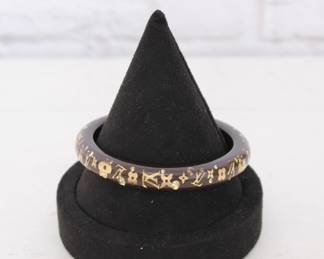 This is not a part of the True Love Story sale. It will be in a separate room and brought to you by Kandyslux for info text 615-542-3068