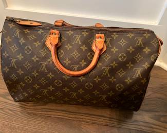 This is not a part of the True Love Story sale. It will be in a separate room and brought to you by Kandyslux for info text 615-542-3068