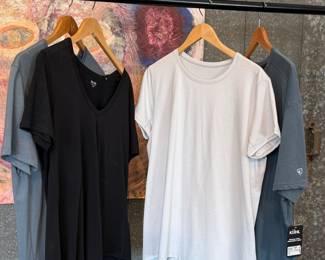 This lot features four (4) tshirts, new with tags. Brands include Arcteryx, Kuhl, and others.
Sizes include:
One (1): small
One (1): medium
One (1): large
One (1): 3XL