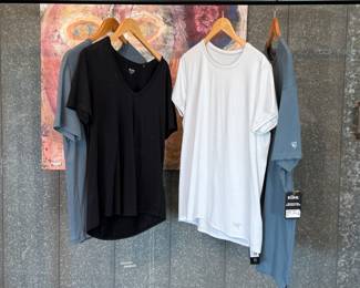 This lot features four (4) tshirts, new with tags. Brands include Arcteryx, Kuhl, and others.
Sizes include:
One (1): small
One (1): medium
One (1): large
One (1): 3XL