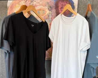 This lot features four (4) tshirts, new with tags. Brands include Arcteryx, Kuhl, and others.
Sizes include:
One (1): small
One (1): medium
One (1): large
One (1): 3XL