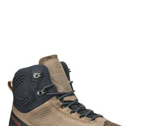Vasque men’s Breeze LT NTX hiking shoes in walnut, size 11.5.