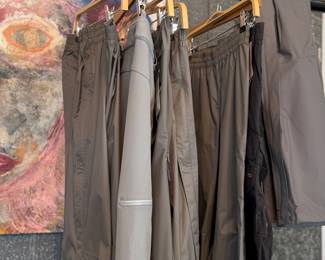 This lot features seven (7) high quality women’s outdoor pants. Some brands include, Outdoor Research, Fjallraven, & more.
Sizes include:
One (1): Large
One (1): XL
Four (4): XS
One (1): 42 0 Fjallraven, light wear, but still with tags.