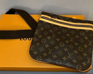 Authentic Louis Vuitton Monogram Canvas Pochette Bosphore Crossbody Bag
