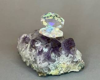 Amethyst Quartz Sculpture with Crystal Oyster and Pearl