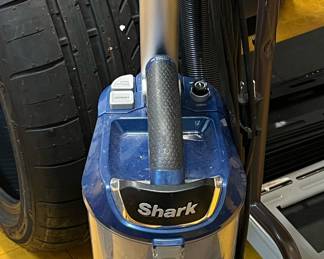 Shark DuoClean Lift-Away Vacuum Cleaner
