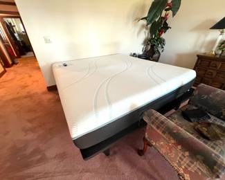 King Tempur-pedic Mattress with Ease Electric Frame