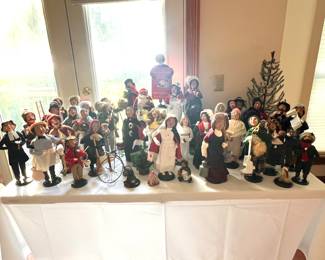 Byers’ Choice Carolers