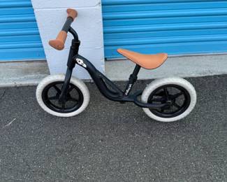 $25 OBO
Chillafish Balance Bike
Chillafish Charlie lightweight toddler balance bike with carry handle, adjustable seat and handlebar, puncture-proof 10-inch wheels, for kids 18-48 months