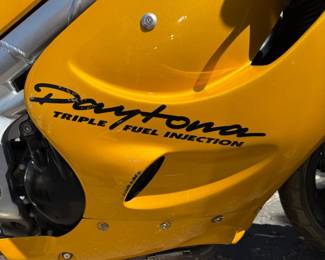 1997 Triumph Daytona 595 Triple injection. Clean Title  $900 OBO 
as is