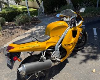 1997 Triumph Daytona 595 Triple injection. Clean Title $600 OBO
as is