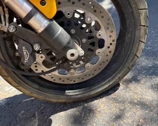 1997 Triumph Daytona 595 Triple injection. Clean Title $600 OBO
as is