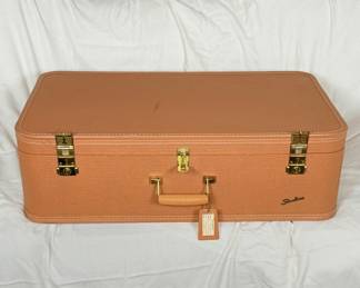 $75 OBO
STARLINE VINTAGE LUGGAGE
1950’s most popular and desired by everyone. Hardshell with soft elegant design. No marks or signs of use