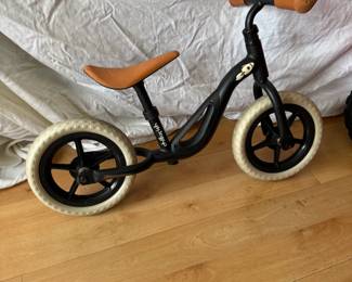 $25 OBO
Chillafish Balance Bike
Chillafish Charlie lightweight toddler balance bike with carry handle, adjustable seat and handlebar, puncture-proof 10-inch wheels, for kids 18-48 months