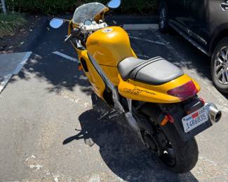 1997 Triumph Daytona 595 Triple injection. Clean Title $600 OBO
as is
