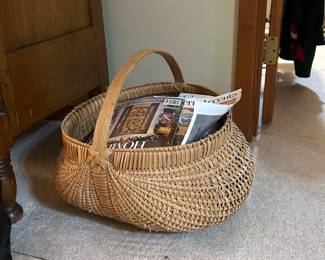 Large Buttocks Basket