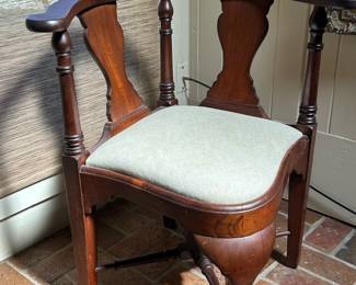 Mahogany Colonial Corner Chair