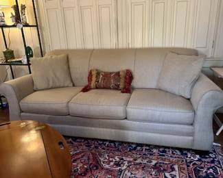 BassetSofa